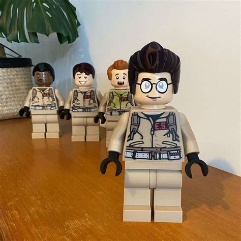 LEGO Ghostbusters Minifigures get upscaled in incredible build ...