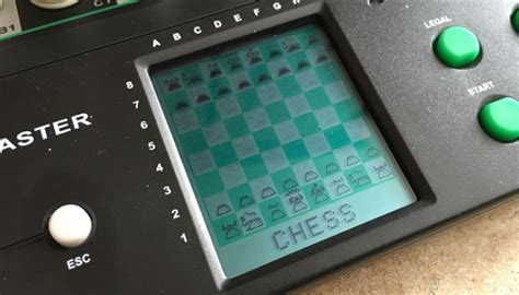 Product Review – Voice Master Chess Set – Campfire Chess