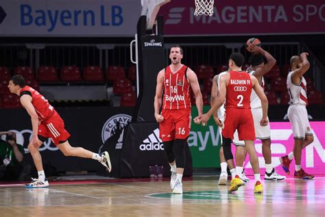 VIDEO Bayern Monaco-Olimpia Milano, highlights e sintesi di gara-4. Zipser firma la rimonta, si ...