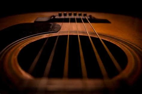 7 Guitar String Alternatives: Can You Use Bass Or Fishing String