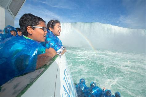 Which Side of Niagara Falls Is Better? | Family Vacation Critic