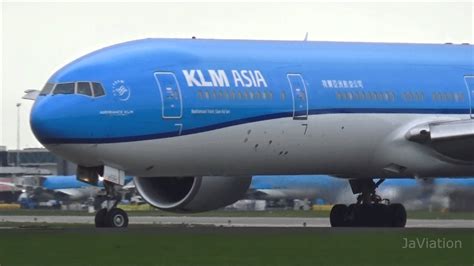 Take off KLM Boeing 777-300 - YouTube