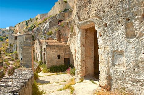 Sassi di Matera: The Oldest Inhabited Cave City of Italy - Charismatic ...