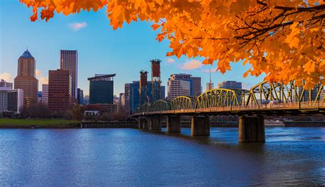 Portland Oregon Waterfront Stock Photo - Download Image Now - iStock