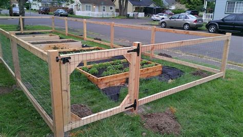 wire fences for gardens design ideas 13878 Inspiration Ideas | Fenced vegetable garden, Chicken ...