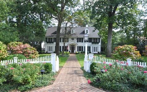 Beautiful White Fence Ideas • Garden Outline