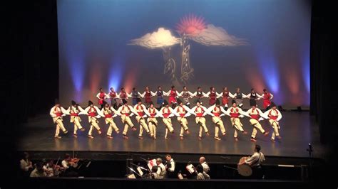 Academy of Serbian Folk Dancing Annual Concert 2014 Grand Finale (2) Cрпске Hародне Игре - YouTube