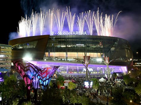 Las Vegas' new T-Mobile Arena opens, with big fights and maybe the NHL coming - LA Times