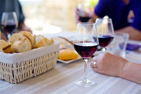 5 Things French People Never Do When They Drink French Wines - Sommailier Wine Club