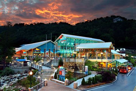 Gatlinburg attractions: What to do, see and eat in Smoky Mountains