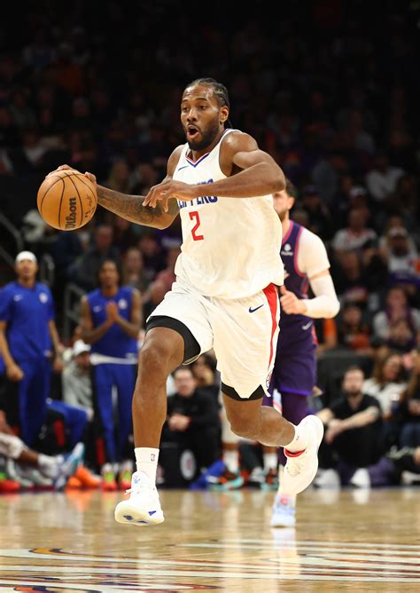 Kawhi Leonard pours in 29 as Clippers defeat Raptors | Reuters