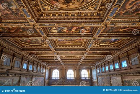 Palazzo Vecchio Interior - Interior Courtyard In The Palazzo Vecchio ...