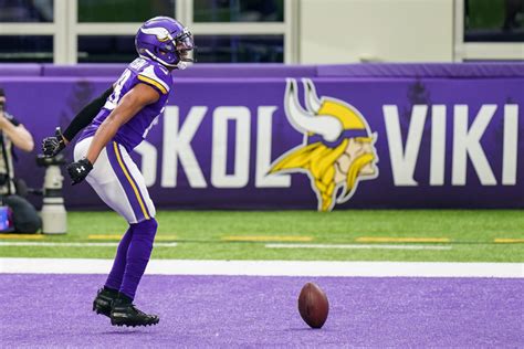 Minnesota Vikings roster cuts: Tracking the path to 53 players