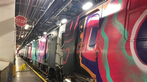 Graffiti vandals cover NYC subway cars in color - YouTube