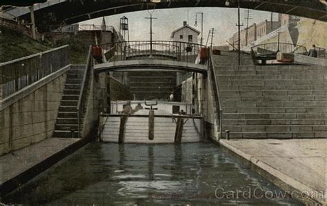 Canal Boat Coming Through Locks Lockport, NY Postcard