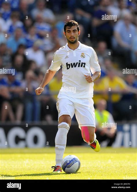 Raúl Albiol Real Madrid CF REAL MADRID CF ESTADIO KING POWER Leicester ...