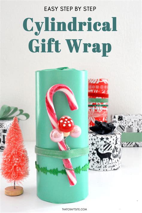 How to Wrap a Cylinder Gift the Round Pleated Way