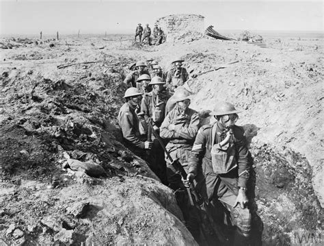 TRENCH WARFARE ON THE WESTERN FRONT DURING THE FIRST WORLD WAR (E(AUS) 825)