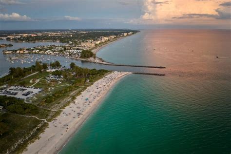 5 Best Beaches In Venice FL You Must Visit - Florida Trippers