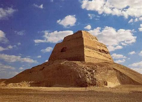 Pyramid Meidum ~ Tourism and travel for recreation