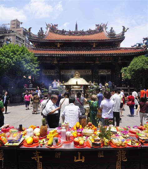 Longshan Temple – Taipei, Taiwan | Live, Travel, Teach