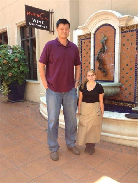 When Tall People Meet Short People (35 pics) - Izismile.com