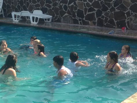 Stock Family Trip : 4th grade pool party