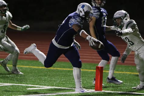 Mavs 'break curse' with win over Peninsula, sending team to first-ever state football semifinal ...