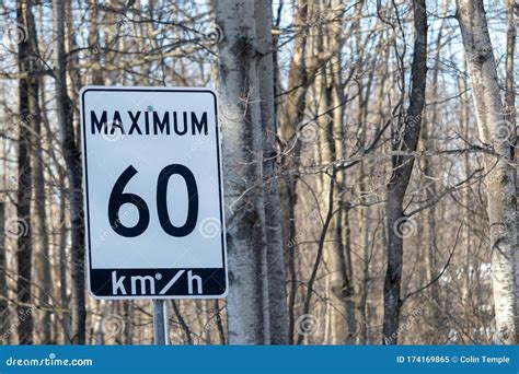 Speed Limit Sign: Maximum 60 Km/h Stock Image - Image of speeding, metric: 174169865