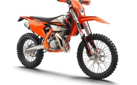 Motorrad Vergleich KTM 150 EXC TPI 2022 vs. KTM 150 XC-W 2019