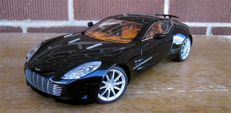 REVIEW: AUTOart Aston Martin One-77 • DiecastSociety.com