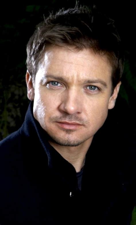 CHAT - Actor Jeremy Renner hospitalized in 'critical but stable condition' following snow ...