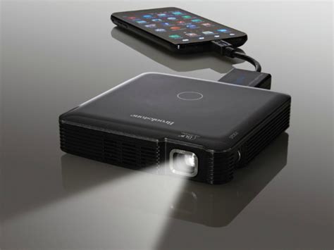 HDMI Pocket Projector - GetdatGadget