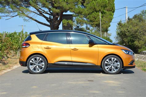 Renault Scenic Hybrid | News, Specs, Driving Impressions | Digital Trends