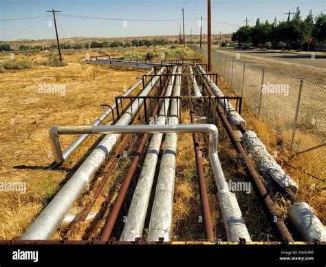 Oil fields of Kern County Stock Photo - Alamy