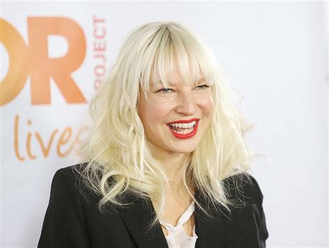 Why Does Sia Never Show Her Face?