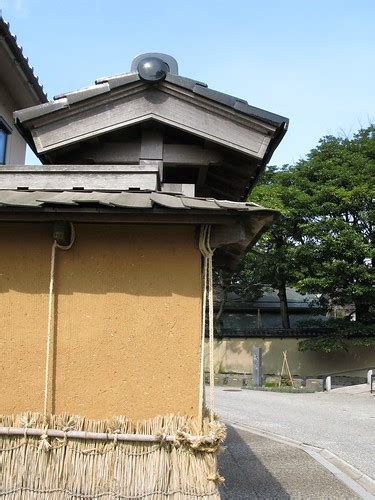 Japanese traditional SAMURAI house exterior / 金沢 長町(ながまち)武… | Flickr