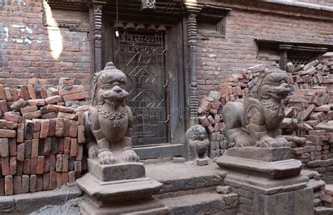 Ancient Temple in Bhaktapur after the Earthquake Damage in Nepal Stock ...