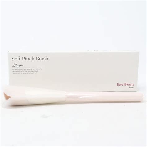 Blush brush