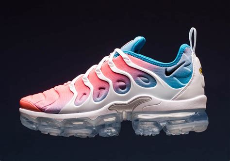 Nike Vapormax Plus Women's Red Blue White CI5862-600 | SneakerNews.com