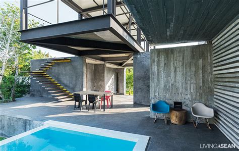 Concrete and Steel / The Combination Of Modern House