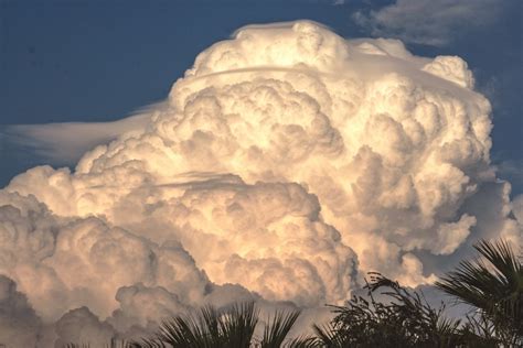 Quelle est l'énergie déployée par un cumulonimbus, le roi des nuages