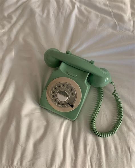 Vintage Green phone 📞 | Groene achtergronden, Vintage achtergronden, Poster ideeën