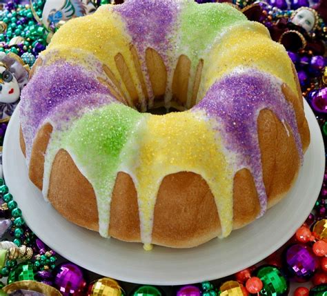 KING CAKE - Delicious and easy Mardi Gras King Cake Recipe! | Mardi ...