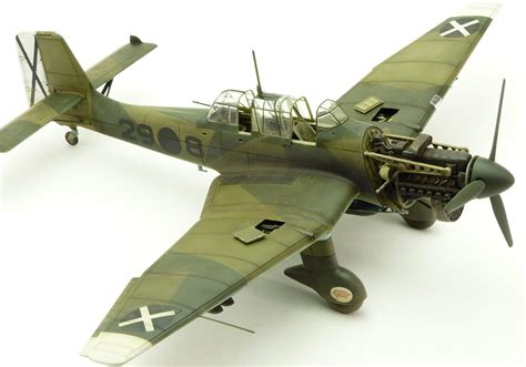 JUNKERS JU-87 B.R STUKA WWII DIVE BOMBER - AIRFIX 1/72 scale | Recovery Curios