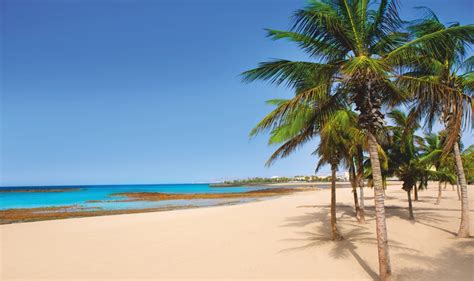 Beaches of Lanzarote | Find your perfect beach with BuenaVilla.