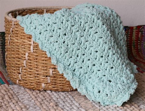 Add a Border to the Easy Crochet Baby Blanket Tutorial