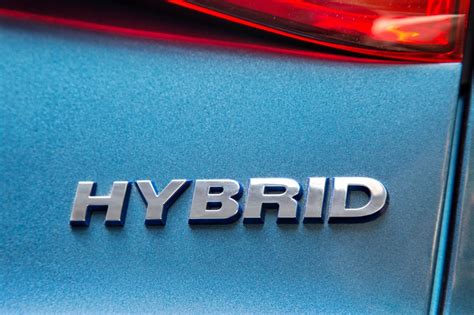 How Long Does a Hybrid Car Battery Last?