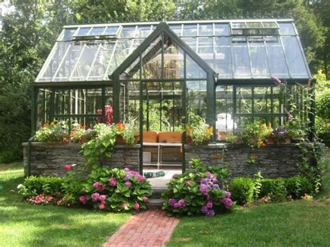 5 Steps to a DIY Private Greenhouse