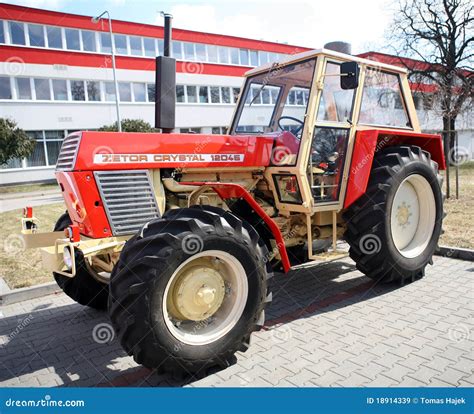 Factory of Zetor Tractors editorial stock image. Image of factory - 18914339